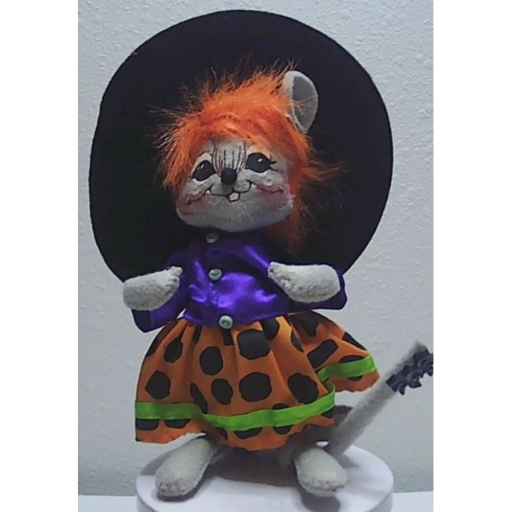 Annalee 6" DOTTY WITCH MOUSE 2010